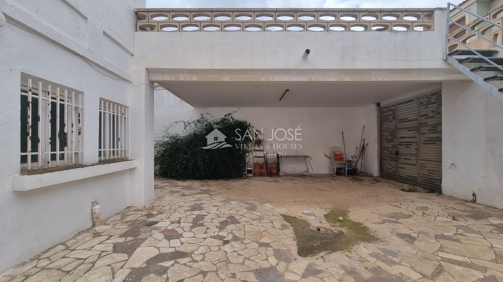 5 bedroom Townhouse for sale in Pinoso - € 159,000 (Ref: 7447625)