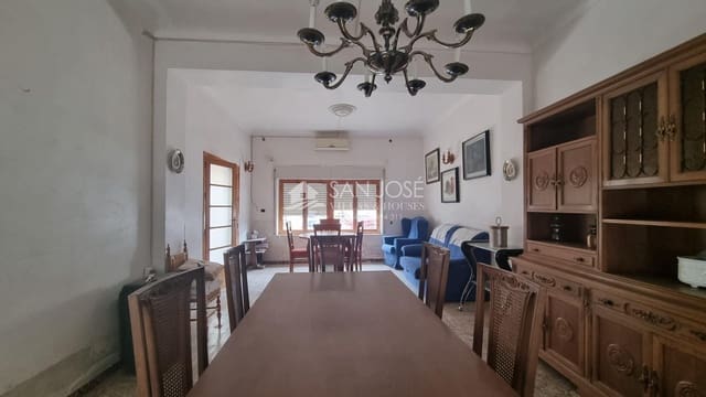 Casa de 5 habitaciones en Pinoso en venta - 159.000 € (Ref: 7447625)