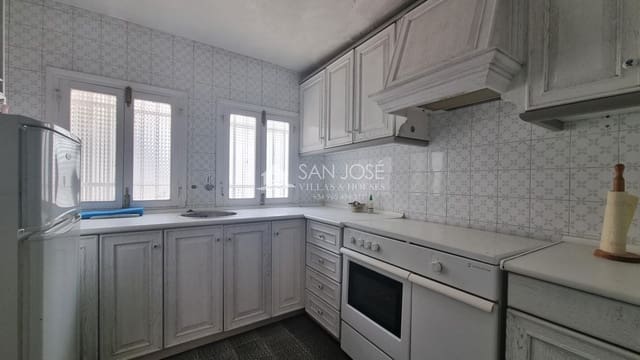 Casa de 5 habitaciones en Pinoso en venta - 159.000 € (Ref: 7447625)