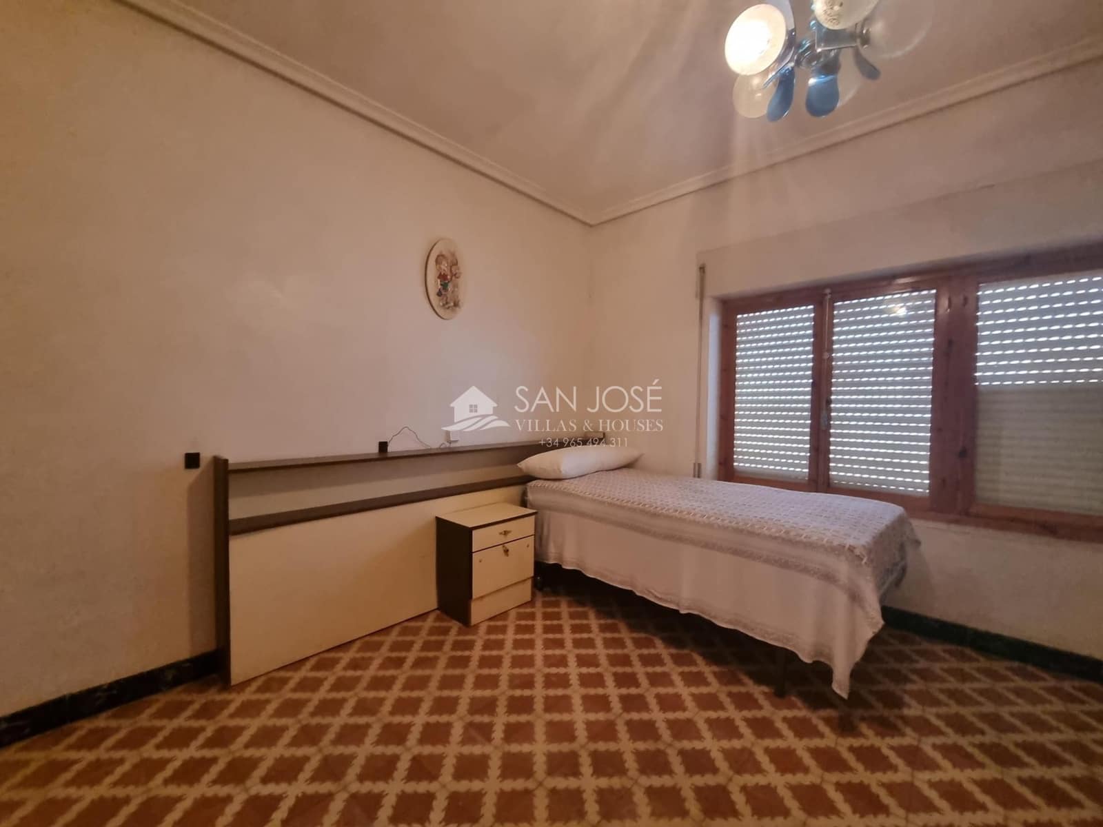 5 bedroom Townhouse for sale in Pinoso - € 159,000 (Ref: 7447625)