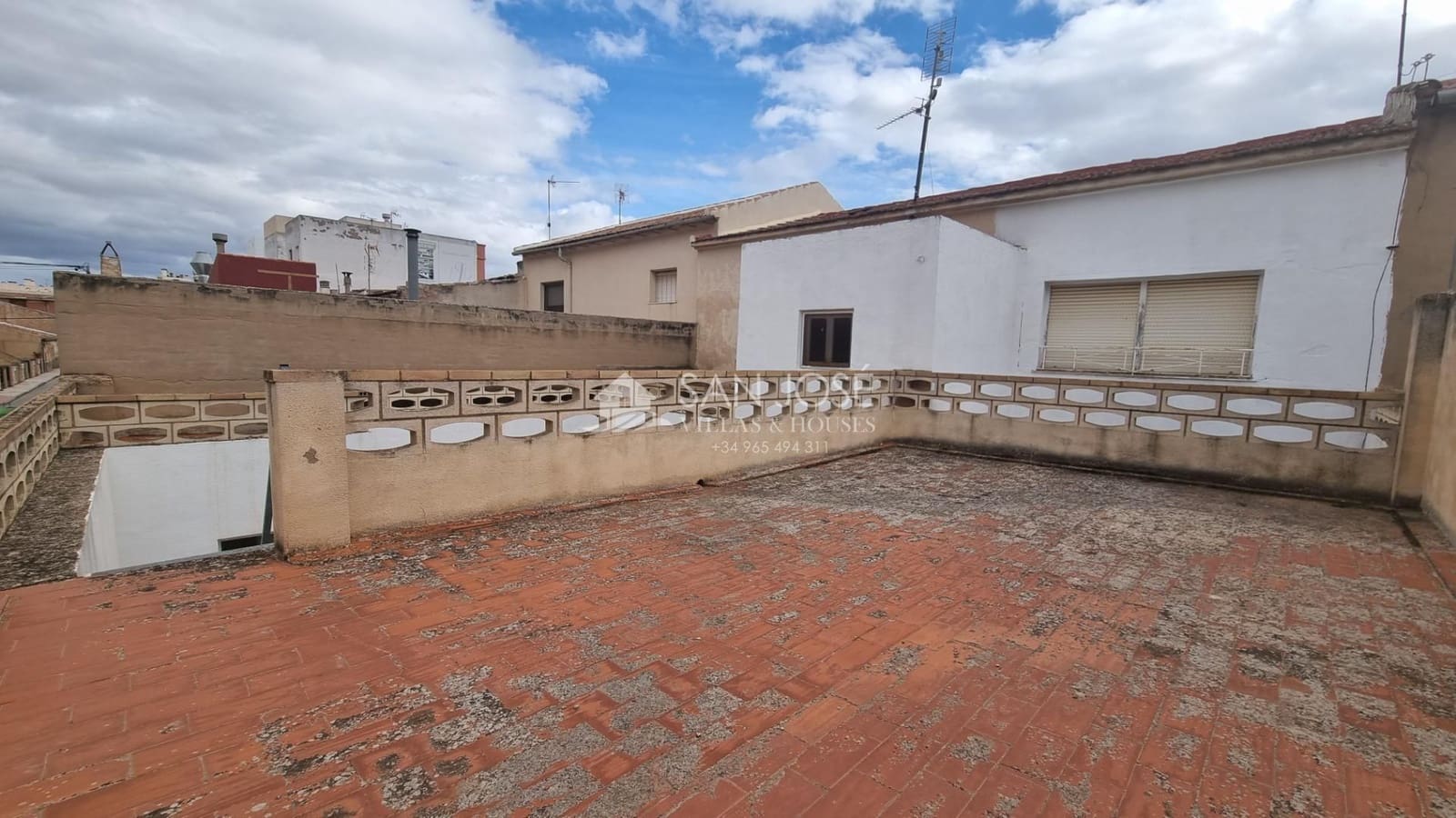 5 bedroom Townhouse for sale in Pinoso - € 159,000 (Ref: 7447625)