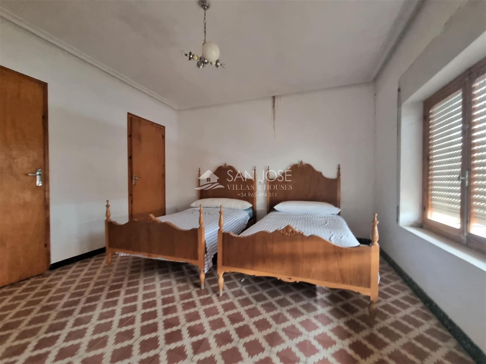 5 bedroom Townhouse for sale in Pinoso - € 159,000 (Ref: 7447625)