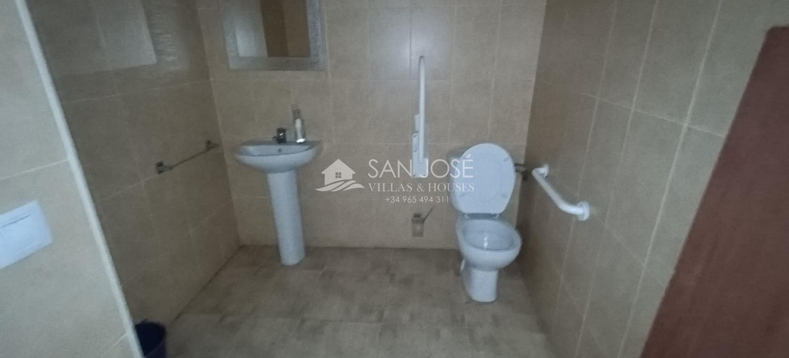 Commerciale da affittare in Elda - 750 € (Rif: 7449787)