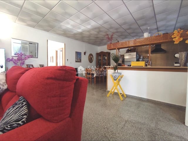 2 makuuhuone Huvila myytävänä paikassa Elda - 228 000 € (Ref: 7449803)