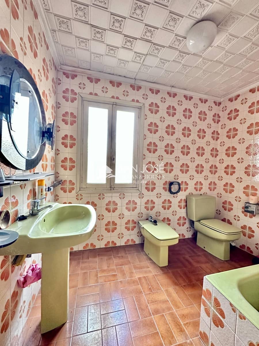 7 bedroom Townhouse for sale in Aspe - € 144,260 (Ref: 7588154)