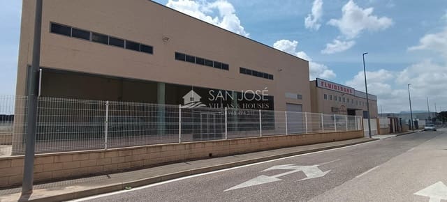 Biznes do wynajęcia w Novelda - 2 600 € (Ref: 7625274)