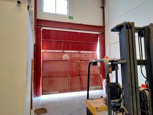 Business for sale in Hondón de las Nieves - € 400,000 (Ref: 7667071)