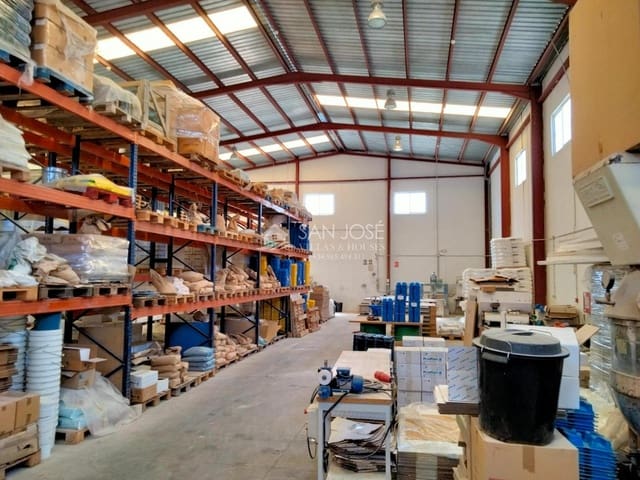 Business for sale in Hondón de las Nieves - € 400,000 (Ref: 7667071)