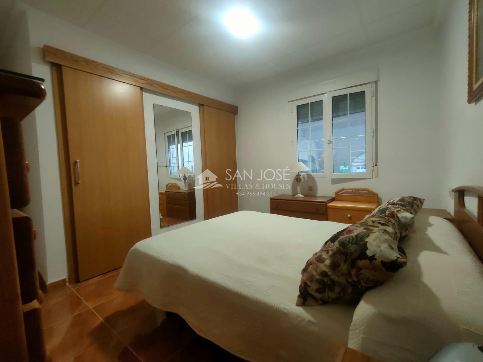 5 soveværelse Byhus til salg i La Romana med garage - € 132.100 (Ref: 7852273)