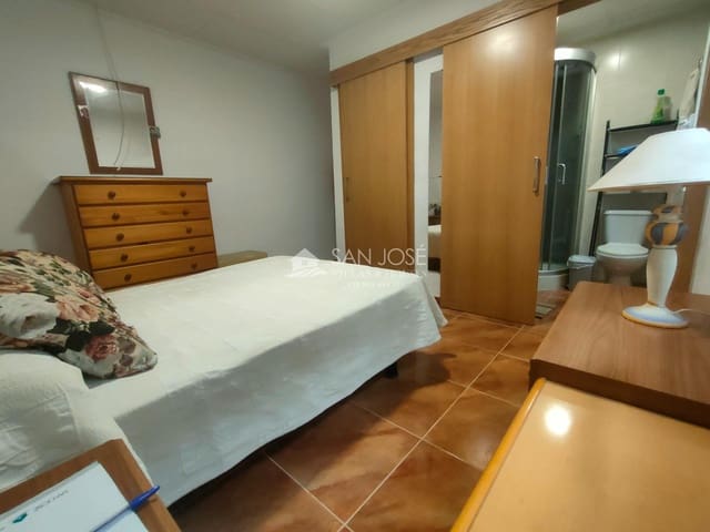 5 soveværelse Byhus til salg i La Romana med garage - € 132.100 (Ref: 7852273)