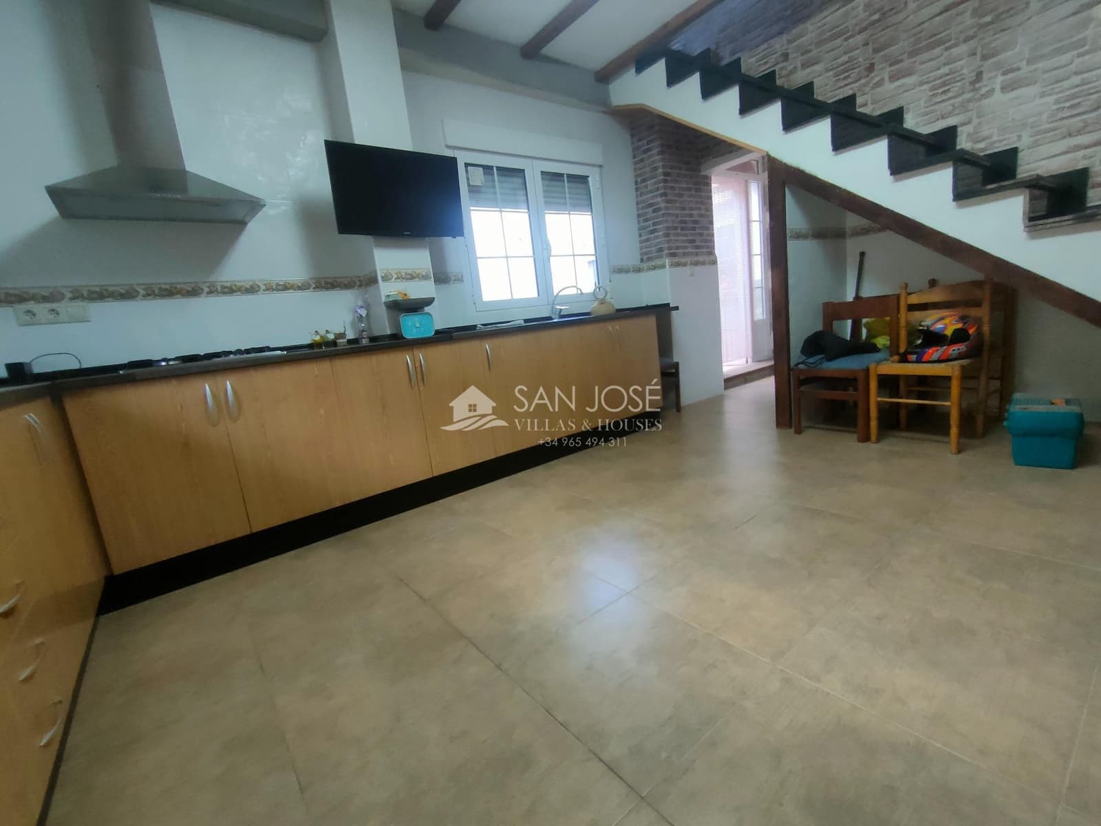 5 soveværelse Byhus til salg i La Romana med garage - € 132.100 (Ref: 7852273)