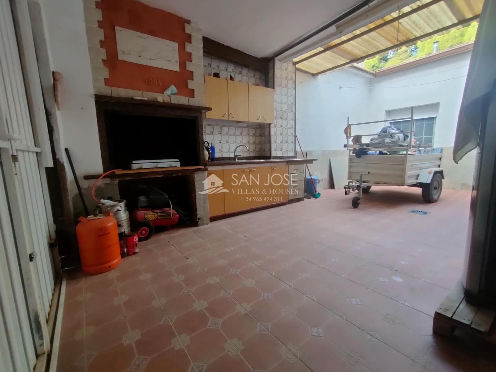 5 soveværelse Byhus til salg i La Romana med garage - € 132.100 (Ref: 7852273)