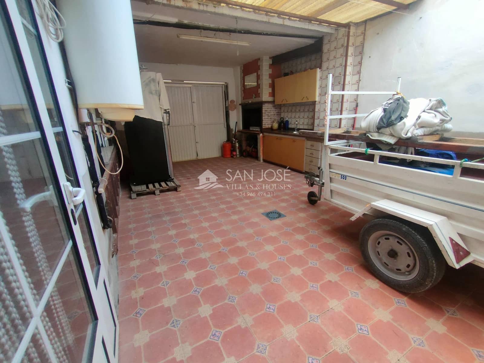 5 soveværelse Byhus til salg i La Romana med garage - € 132.100 (Ref: 7852273)