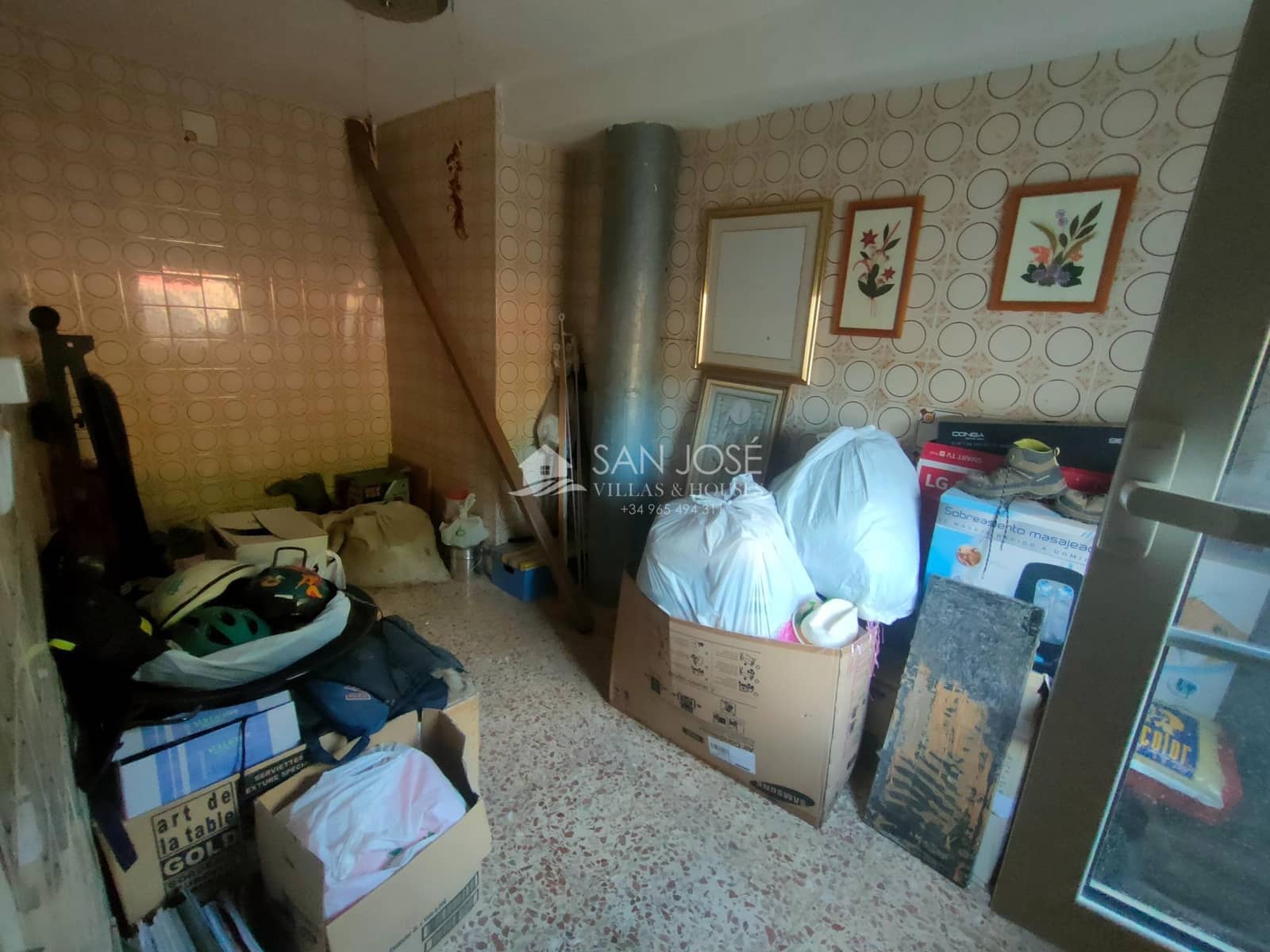 5 soveværelse Byhus til salg i La Romana med garage - € 132.100 (Ref: 7852273)