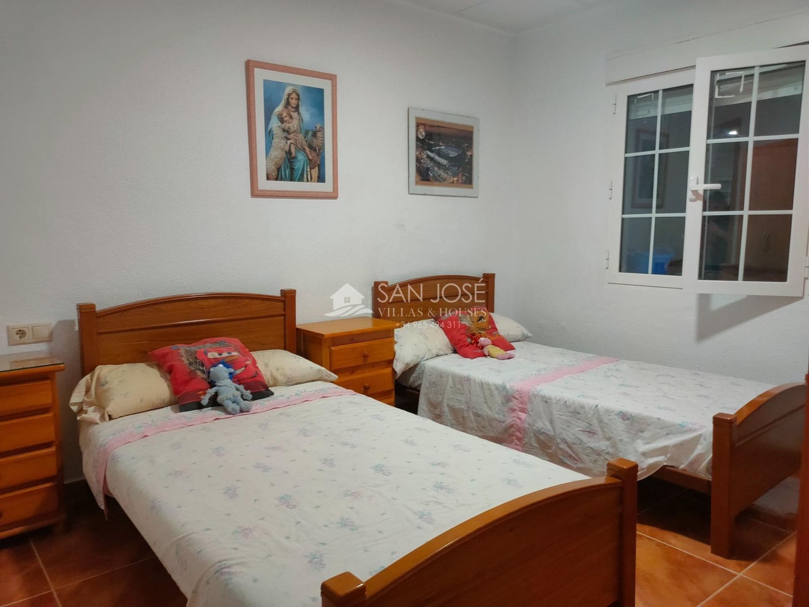 5 soveværelse Byhus til salg i La Romana med garage - € 132.100 (Ref: 7852273)