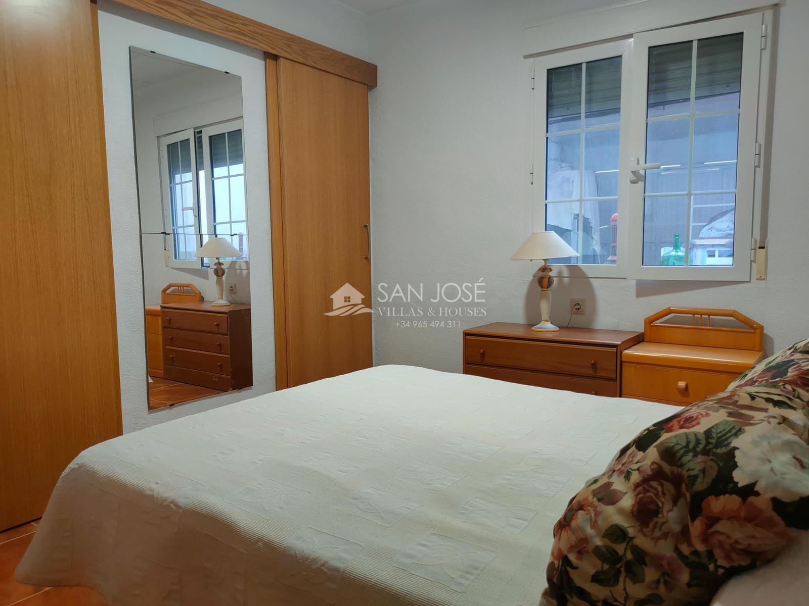 5 soveværelse Byhus til salg i La Romana med garage - € 132.100 (Ref: 7852273)