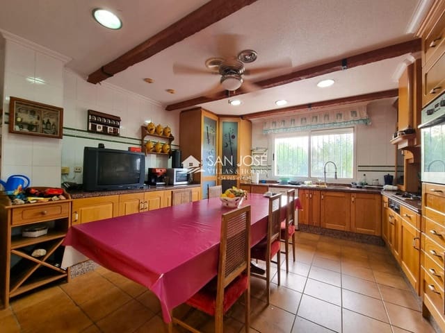 6 Zimmer Villa zu verkaufen in Petrel / Petrer mit Pool - 250.000 € (Ref: 7862703)