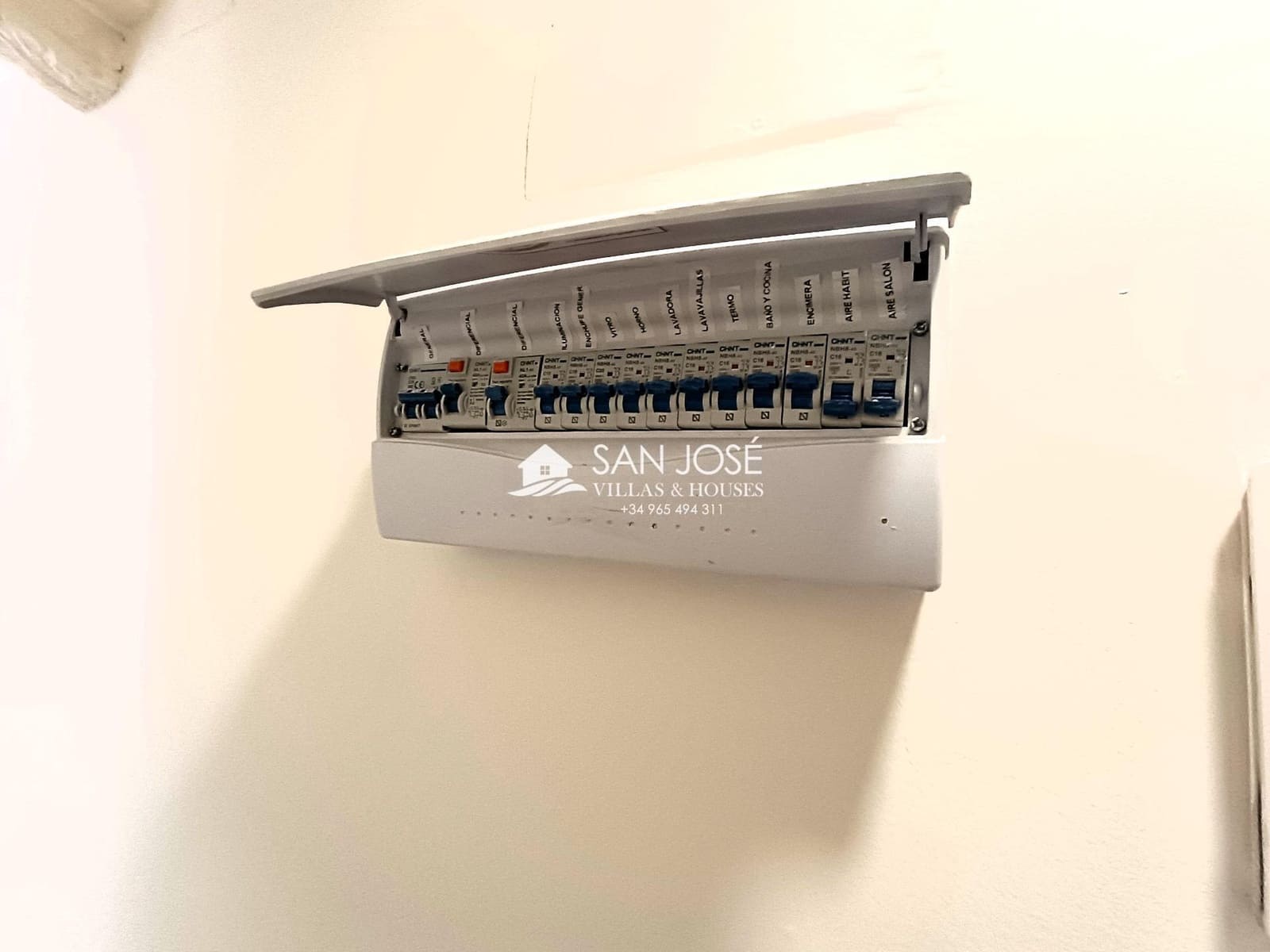 3 soveværelse Byhus til salg i Novelda - € 130.000 (Ref: 8051449)