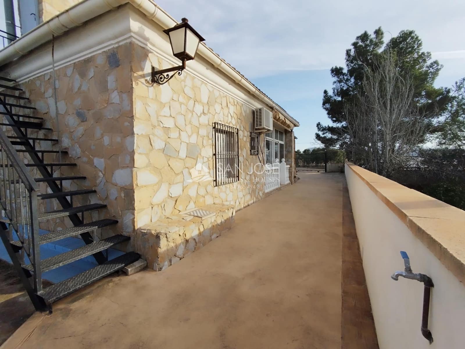 3 bedroom Villa for sale in La Romana with pool - € 360,000 (Ref: 8068916)