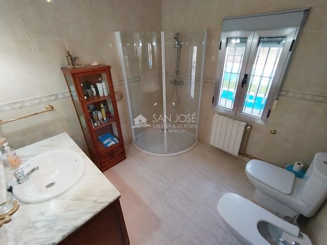 Chalet de 3 habitaciones en La Romana en venta con piscina - 360.000 € (Ref: 8068916)