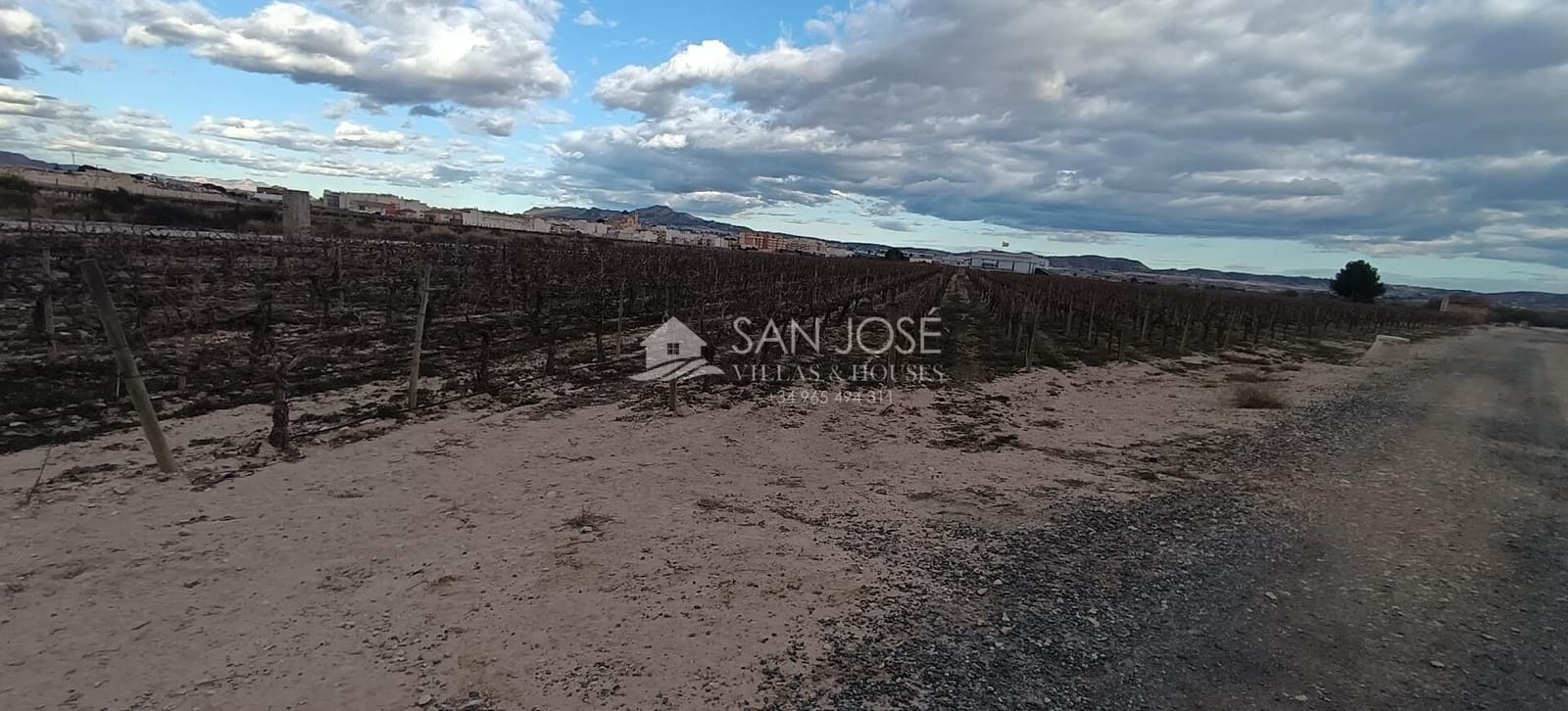 Terre non Aménagée à vendre à Monforte del Cid - 64 840 € (Ref: 8135758)