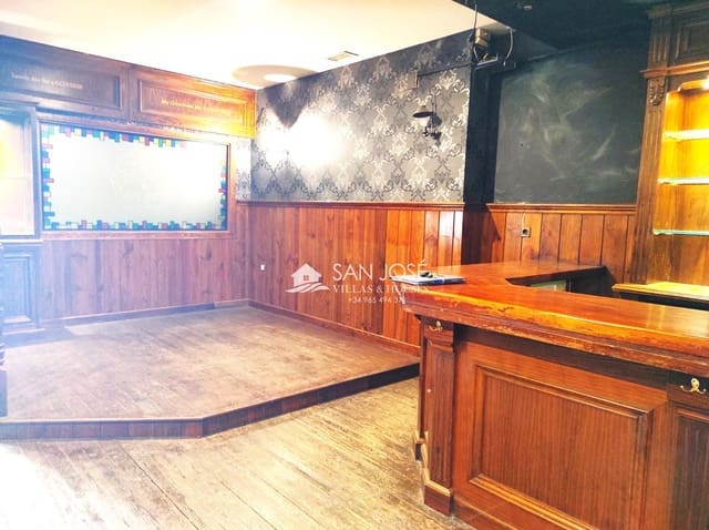 Commerciale da affittare in Novelda - 650 € (Rif: 8331830)