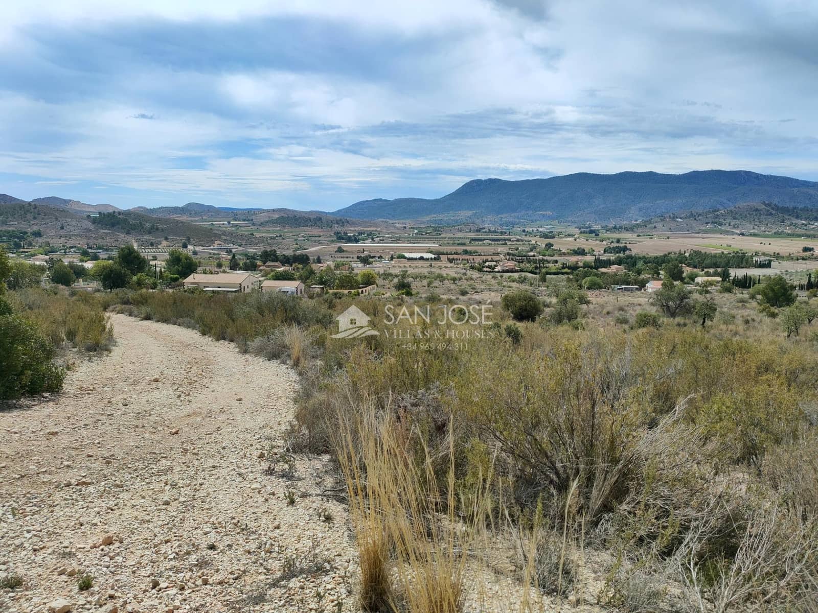 Ubebygd land til salgs i Hondon de las Nieves - € 34 509 (Ref: 8354304)