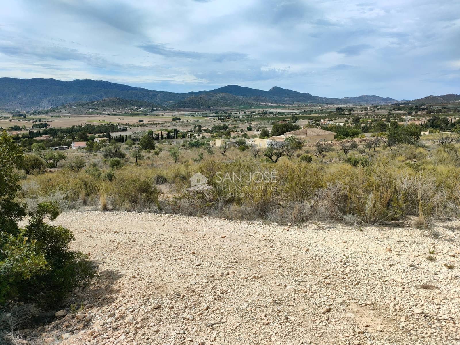 Ubebygd land til salgs i Hondon de las Nieves - € 34 509 (Ref: 8354304)