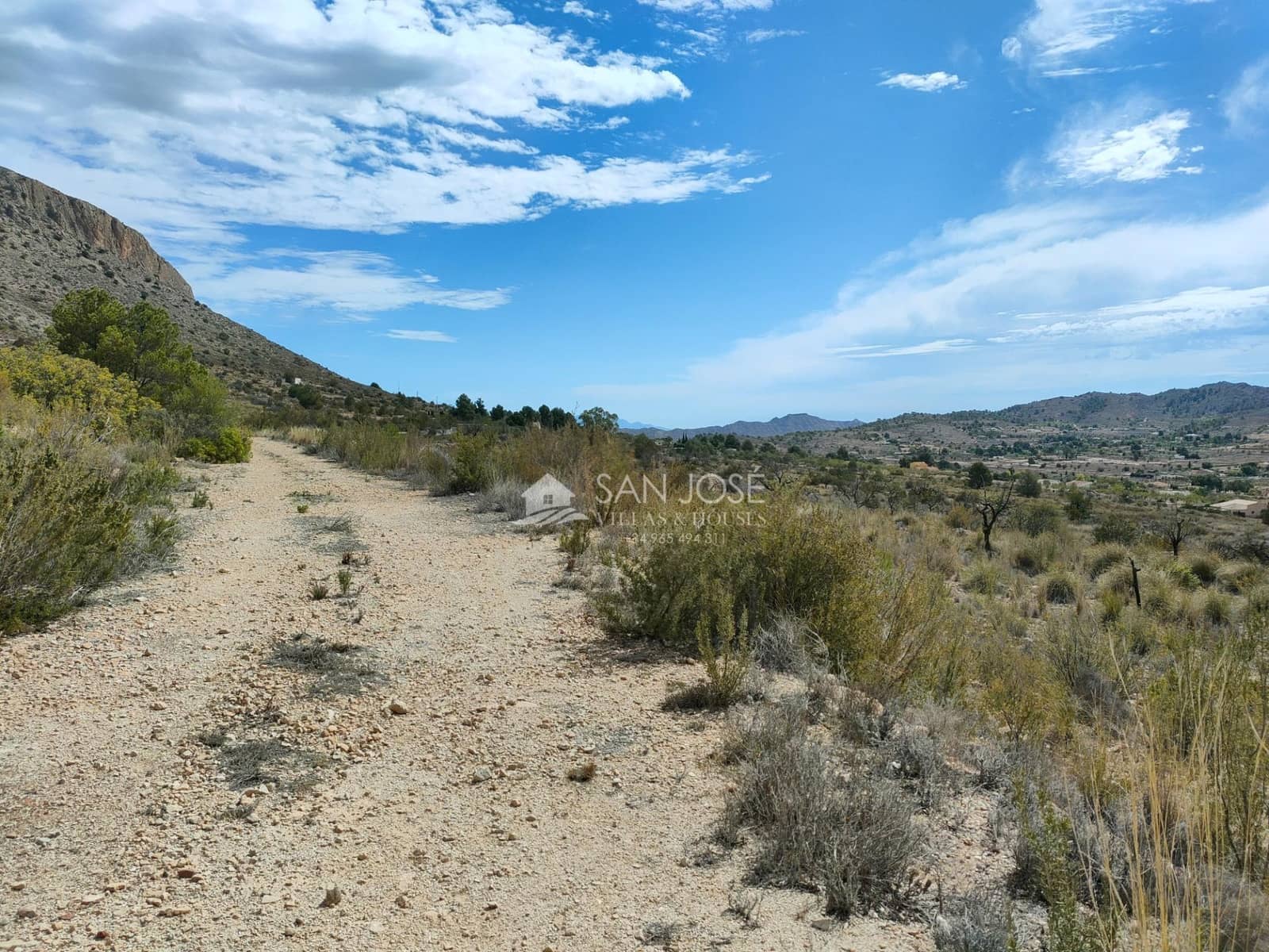 Ubebygd land til salgs i Hondon de las Nieves - € 34 509 (Ref: 8354304)