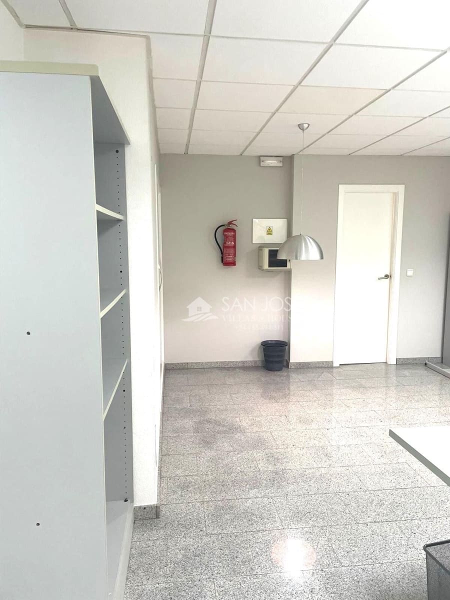 Erhverv til leje i Novelda - € 380 (Ref: 8373535)