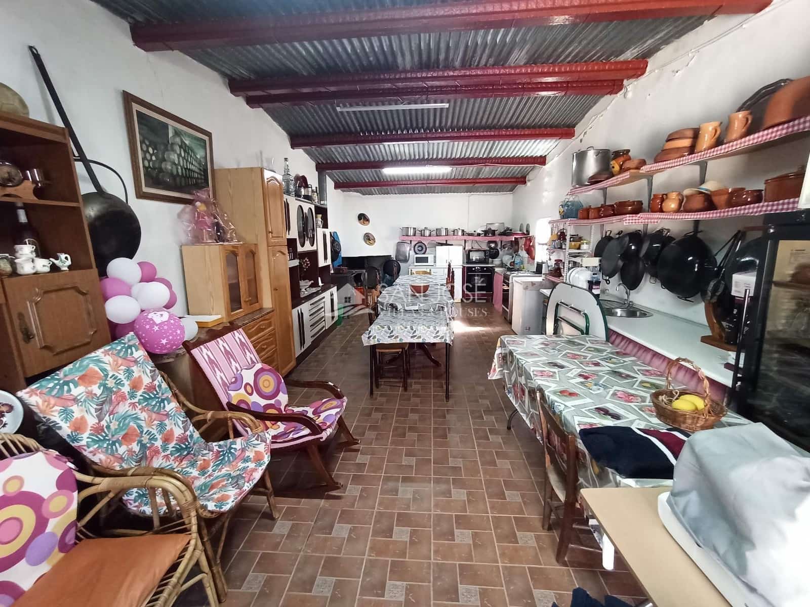 9 slaapkamer Finca/Landhuis te koop in El Canton - € 265.000 (Ref: 8373537)