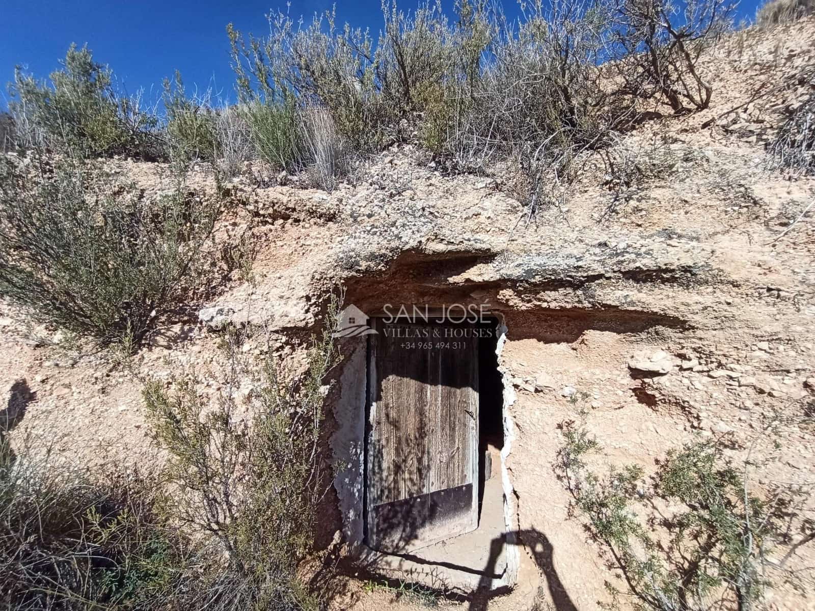 Grunde uden byggetilladelser til salg i L'Alguena / Alguenya - € 19.990 (Ref: 8382829)