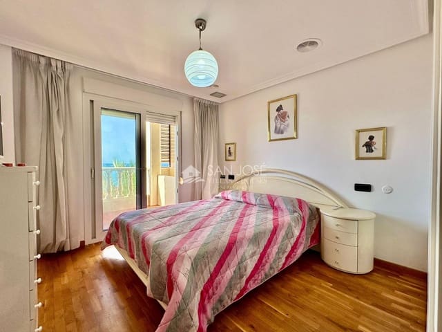 Piso de 3 habitaciones en Playa del Cura, Torrevieja en venta con garaje - 390.000 € (Ref: 8437208)