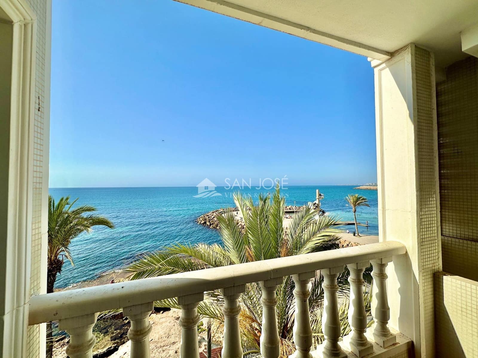 Piso de 3 habitaciones en Torrevieja en venta con garaje - 390.000 € (Ref: 8437208)