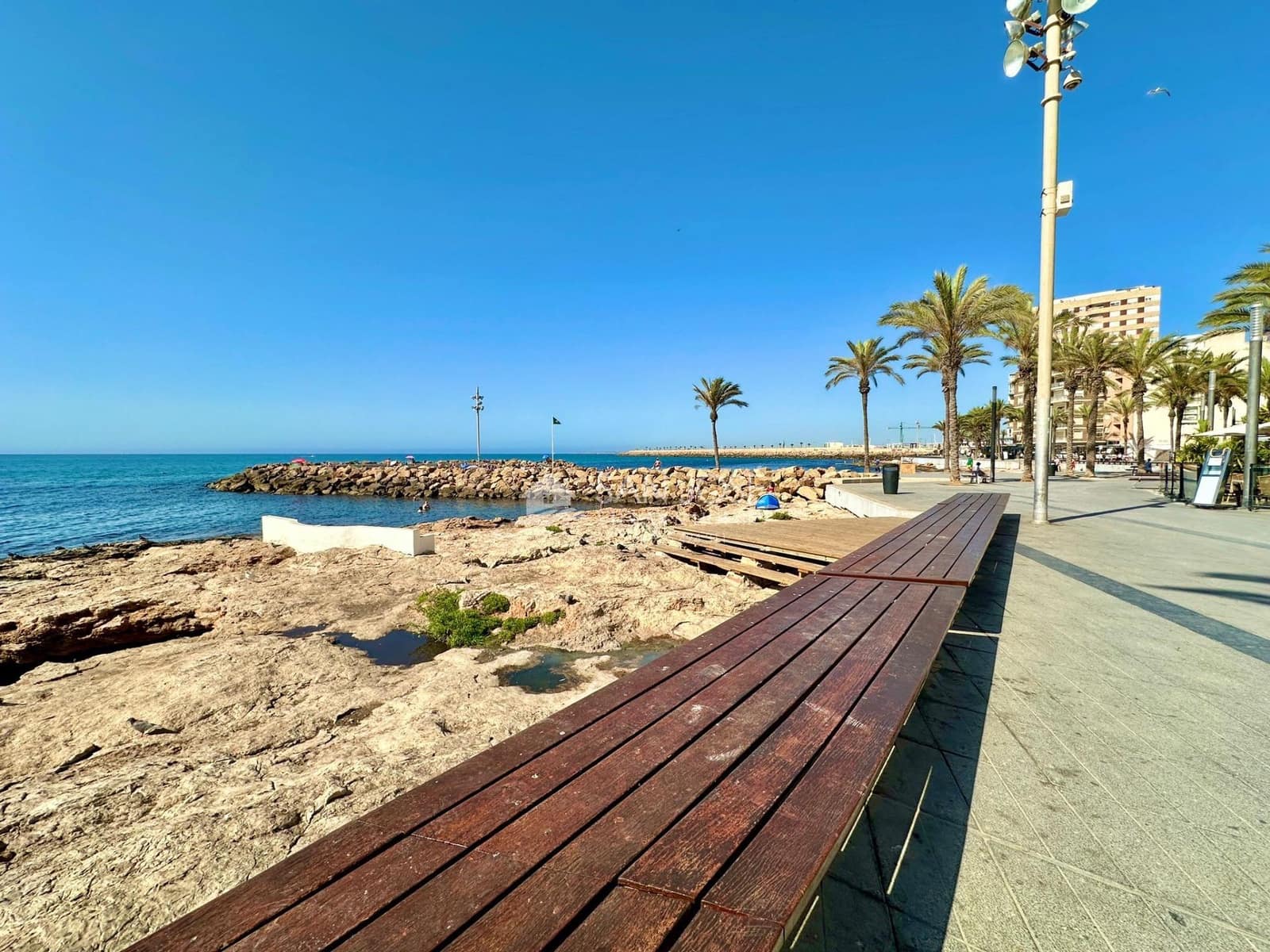 Piso de 3 habitaciones en Torrevieja en venta con garaje - 390.000 € (Ref: 8437208)