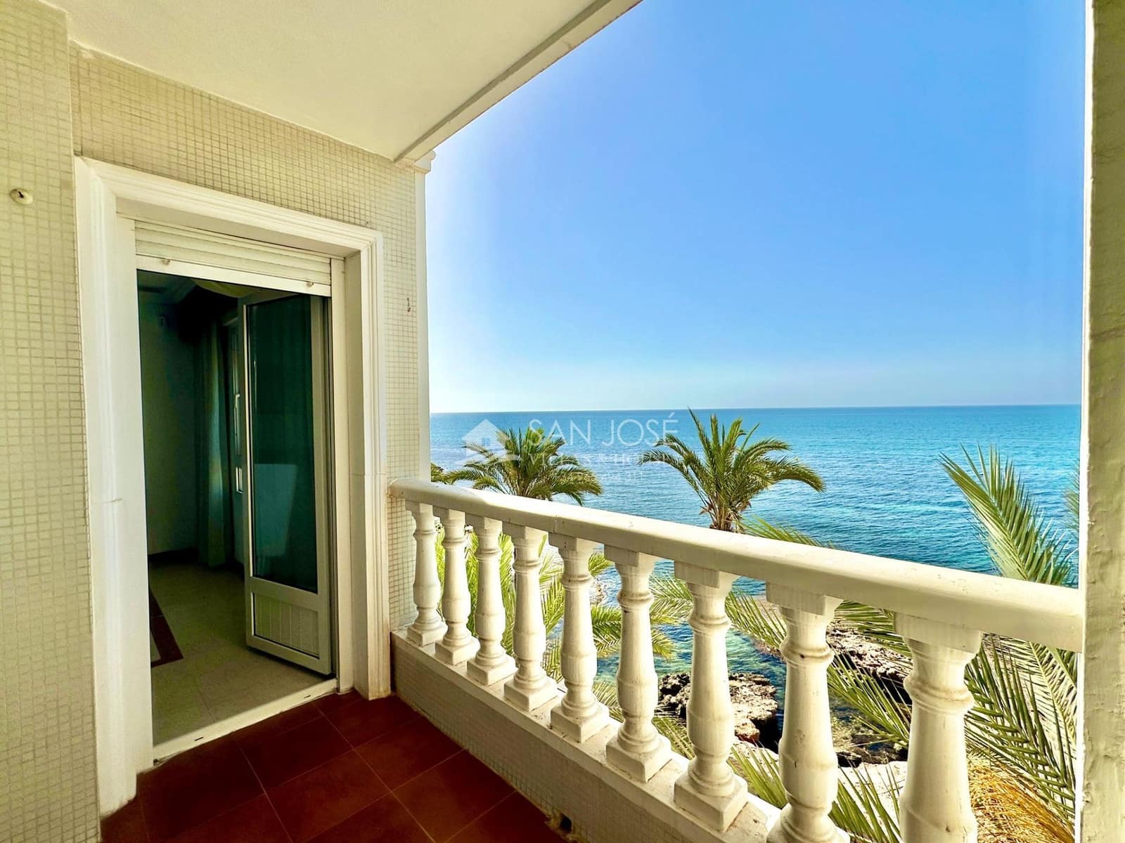 Piso de 3 habitaciones en Torrevieja en venta con garaje - 390.000 € (Ref: 8437208)