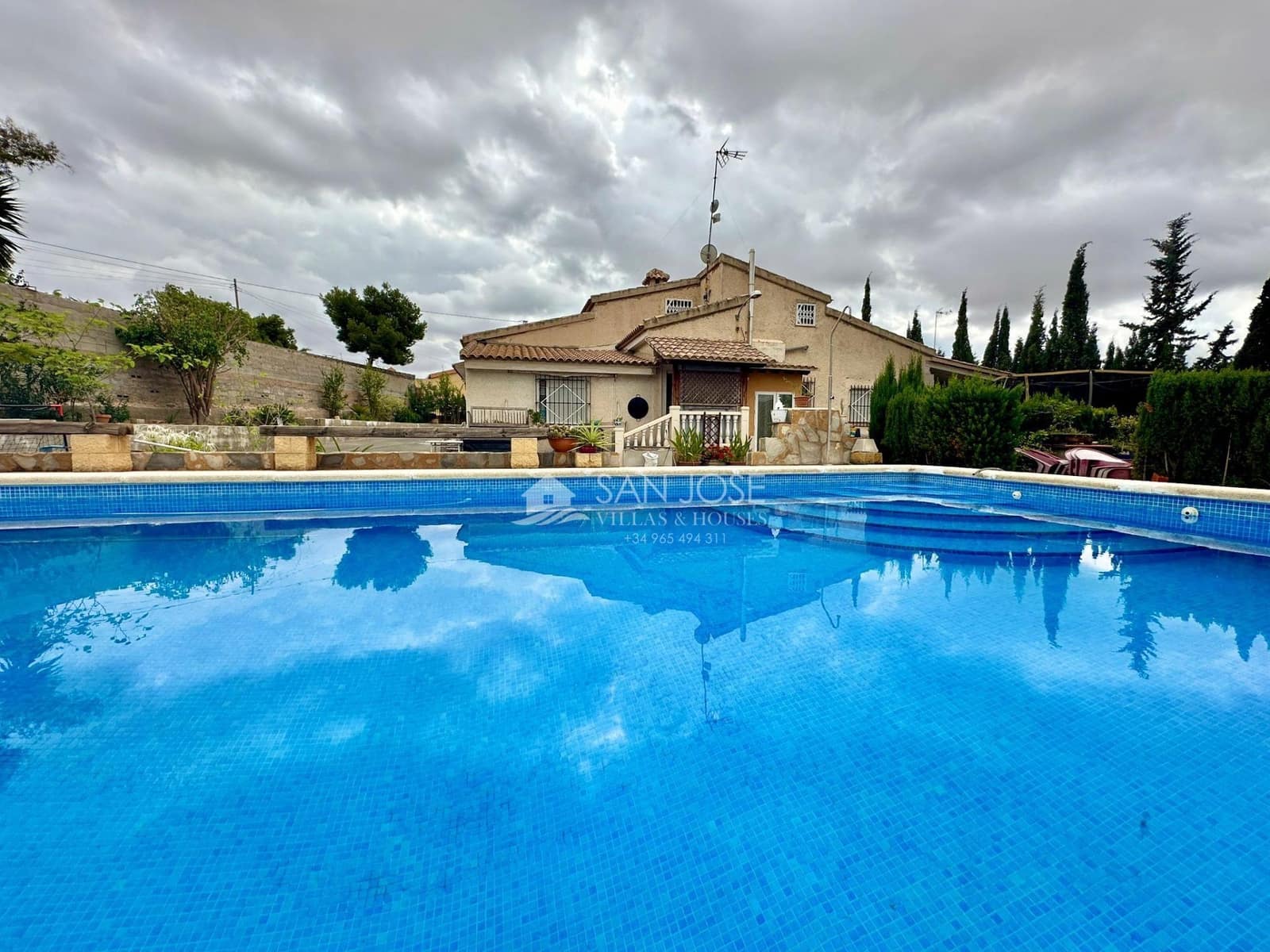 5 soveværelse Villa til salg i Elche / Elx med swimmingpool - € 319.000 (Ref: 8547276)