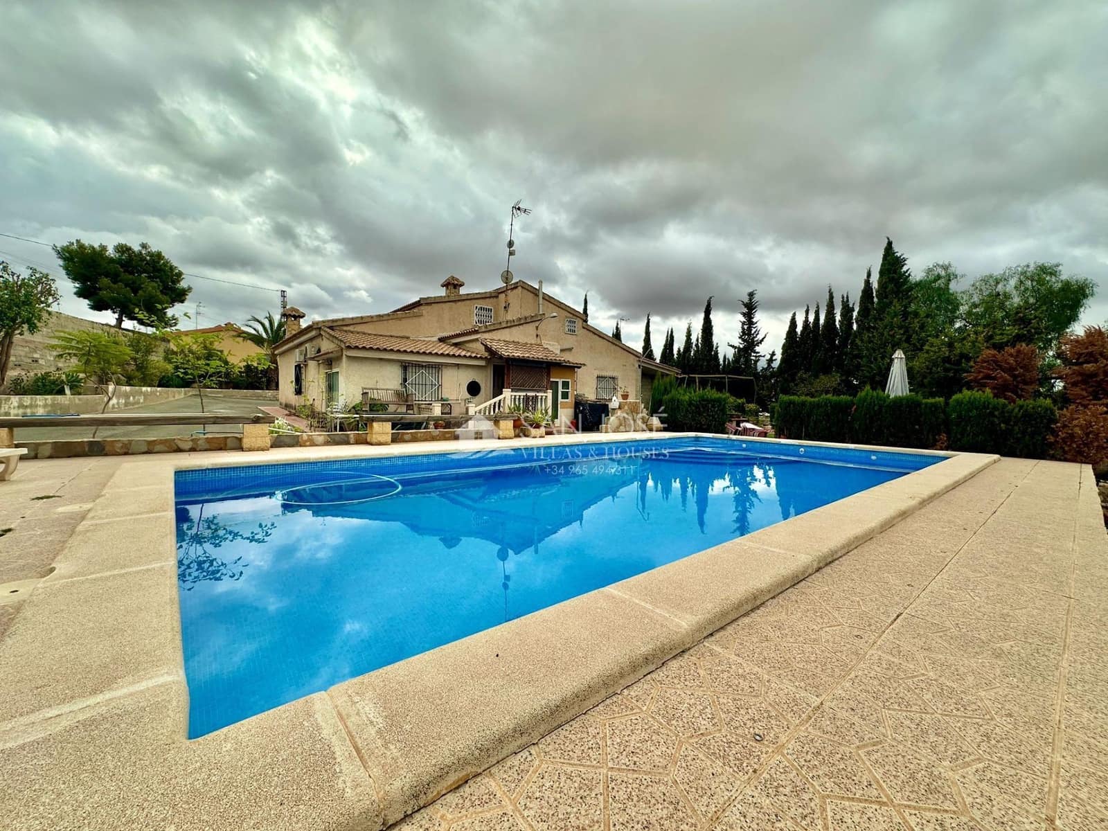 5 soveværelse Villa til salg i Elche / Elx med swimmingpool - € 319.000 (Ref: 8547276)