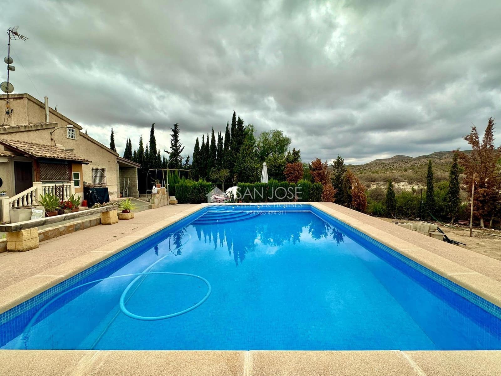 5 soveværelse Villa til salg i Elche / Elx med swimmingpool - € 319.000 (Ref: 8547276)