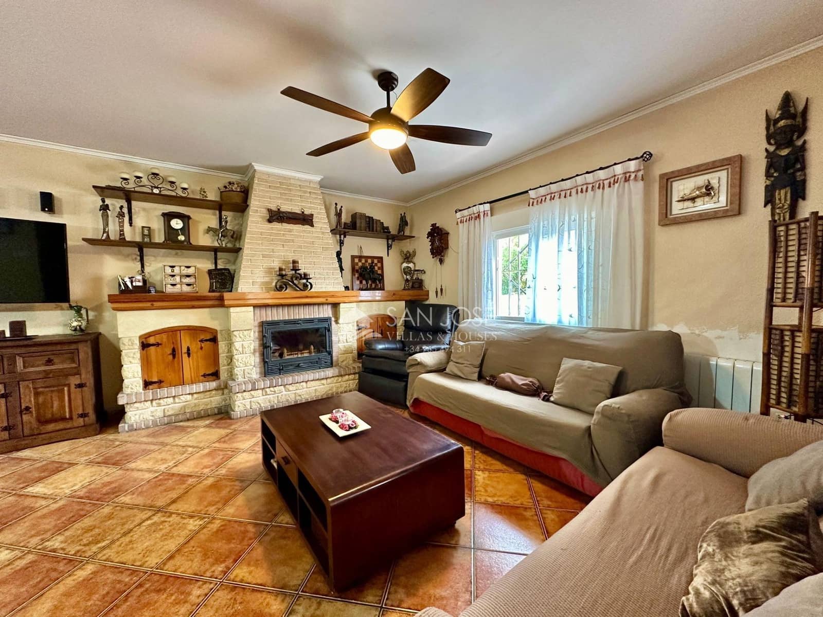 5 soveværelse Villa til salg i Elche / Elx med swimmingpool - € 319.000 (Ref: 8547276)