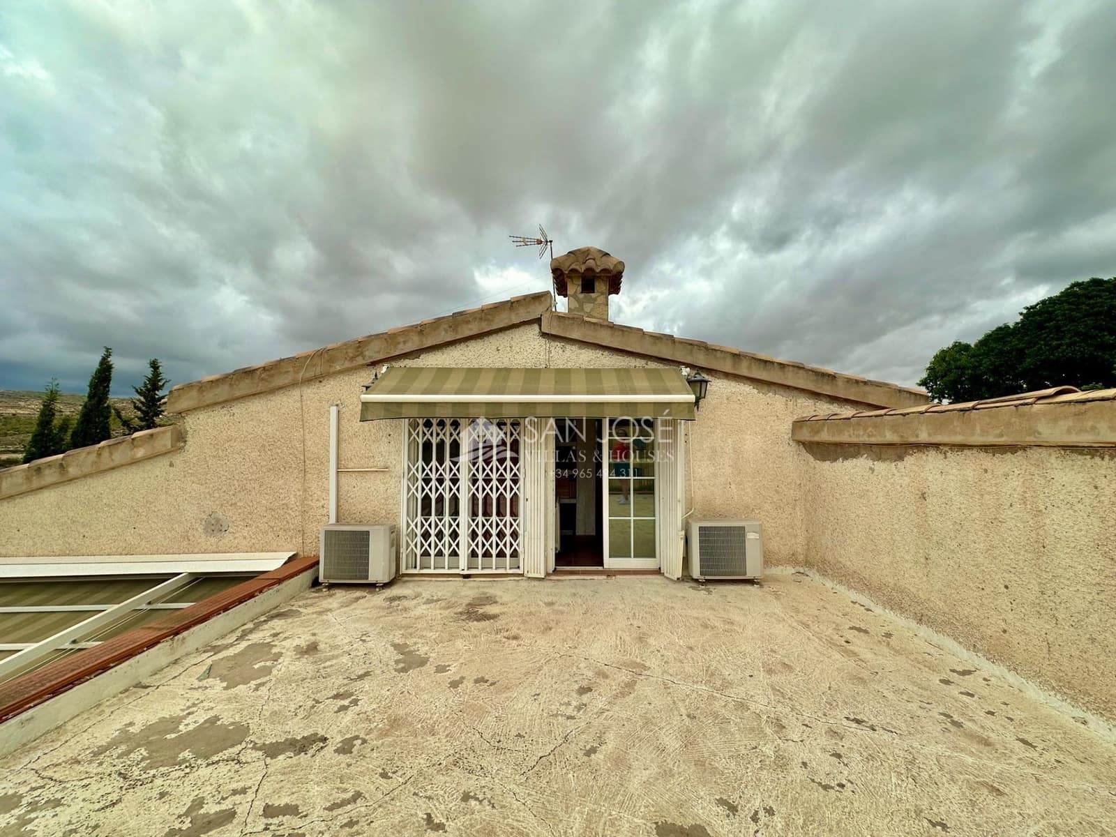 5 soveværelse Villa til salg i Elche / Elx med swimmingpool - € 319.000 (Ref: 8547276)