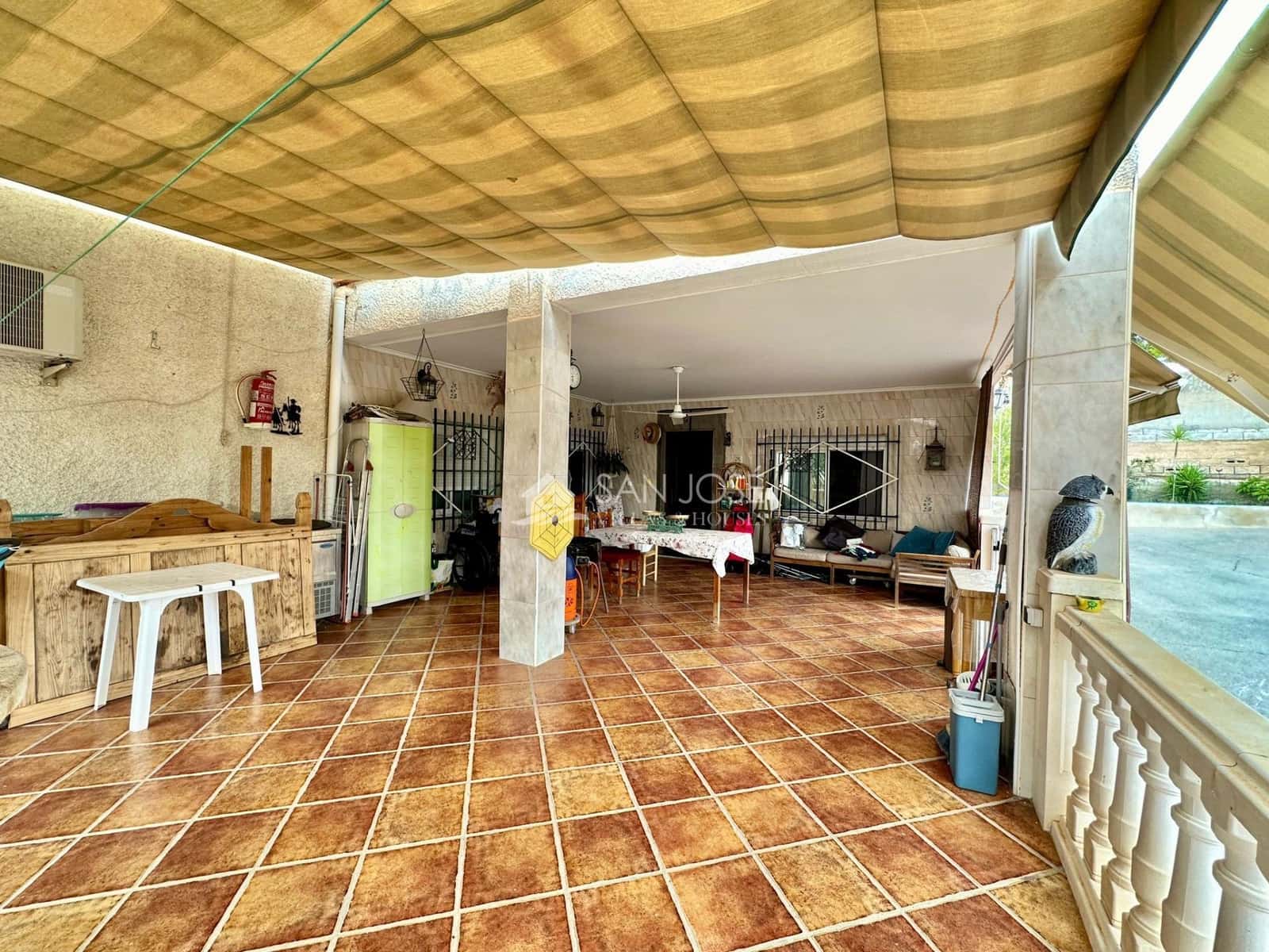 5 soveværelse Villa til salg i Elche / Elx med swimmingpool - € 319.000 (Ref: 8547276)