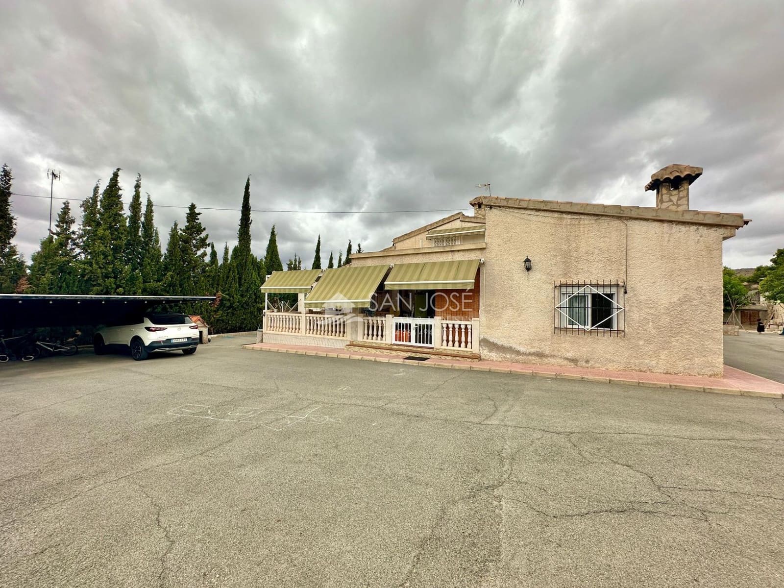 5 soveværelse Villa til salg i Elche / Elx med swimmingpool - € 319.000 (Ref: 8547276)