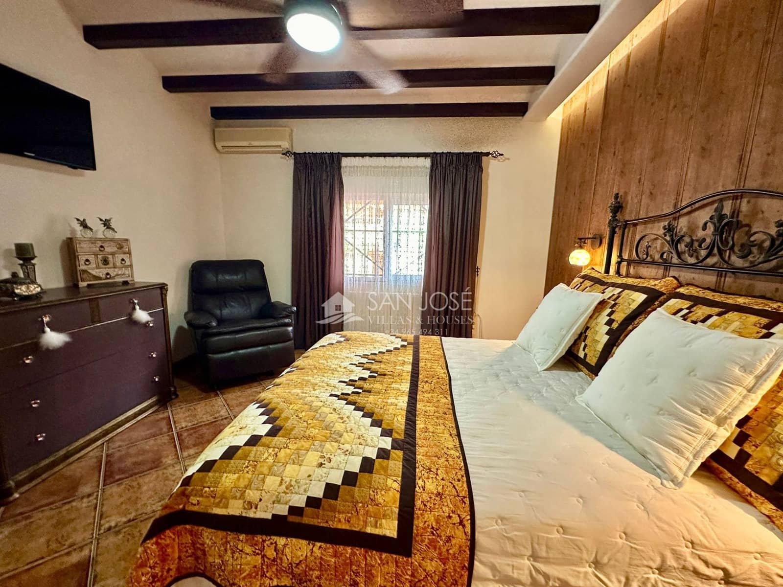 5 soveværelse Villa til salg i Elche / Elx med swimmingpool - € 319.000 (Ref: 8547276)