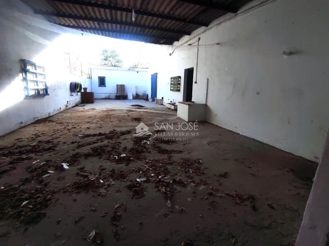 Business for sale in Novelda - € 390,000 (Ref: 8568197)