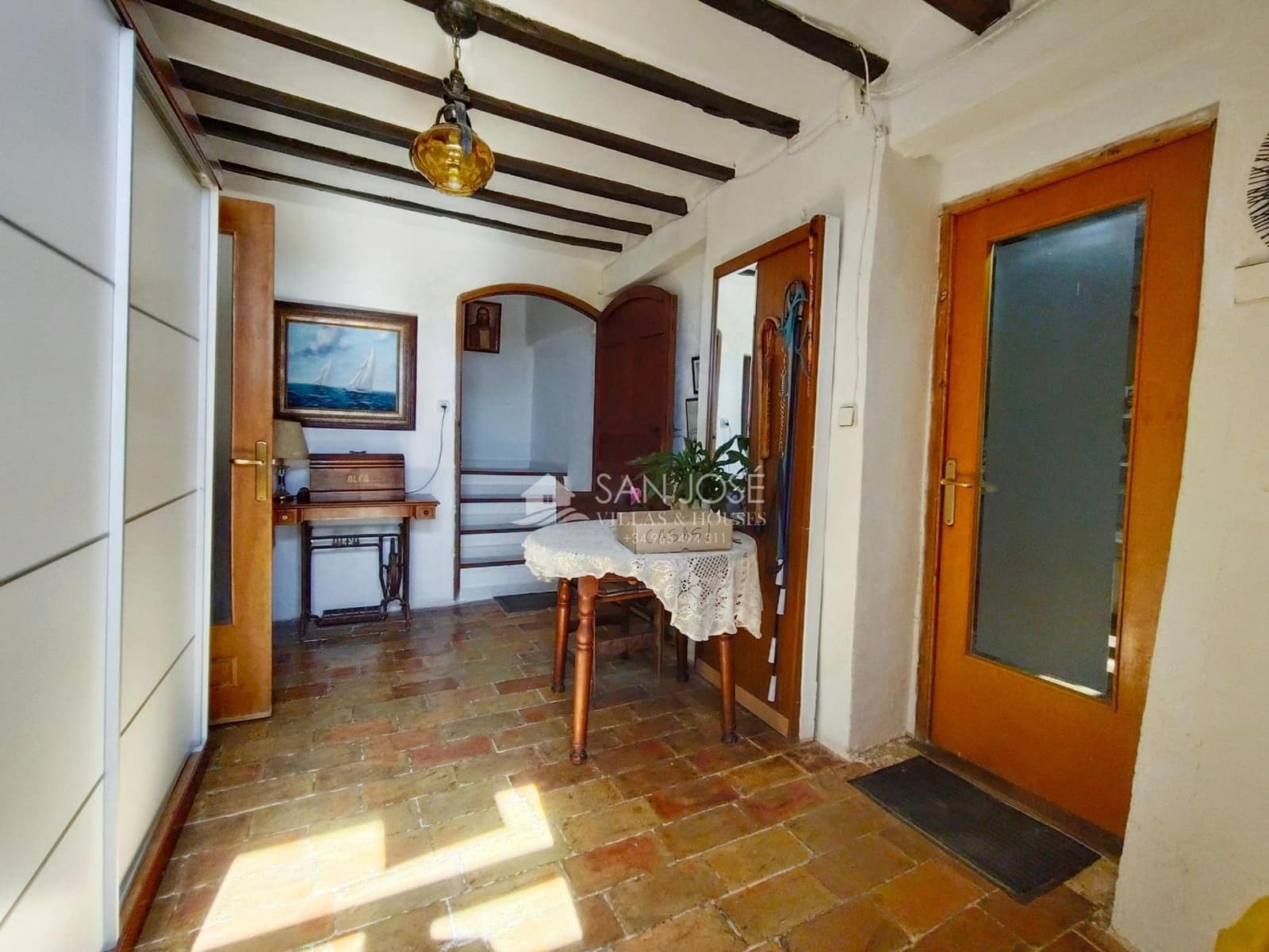 6 bedroom Villa for sale in Aspe - € 175,000 (Ref: 8603932)