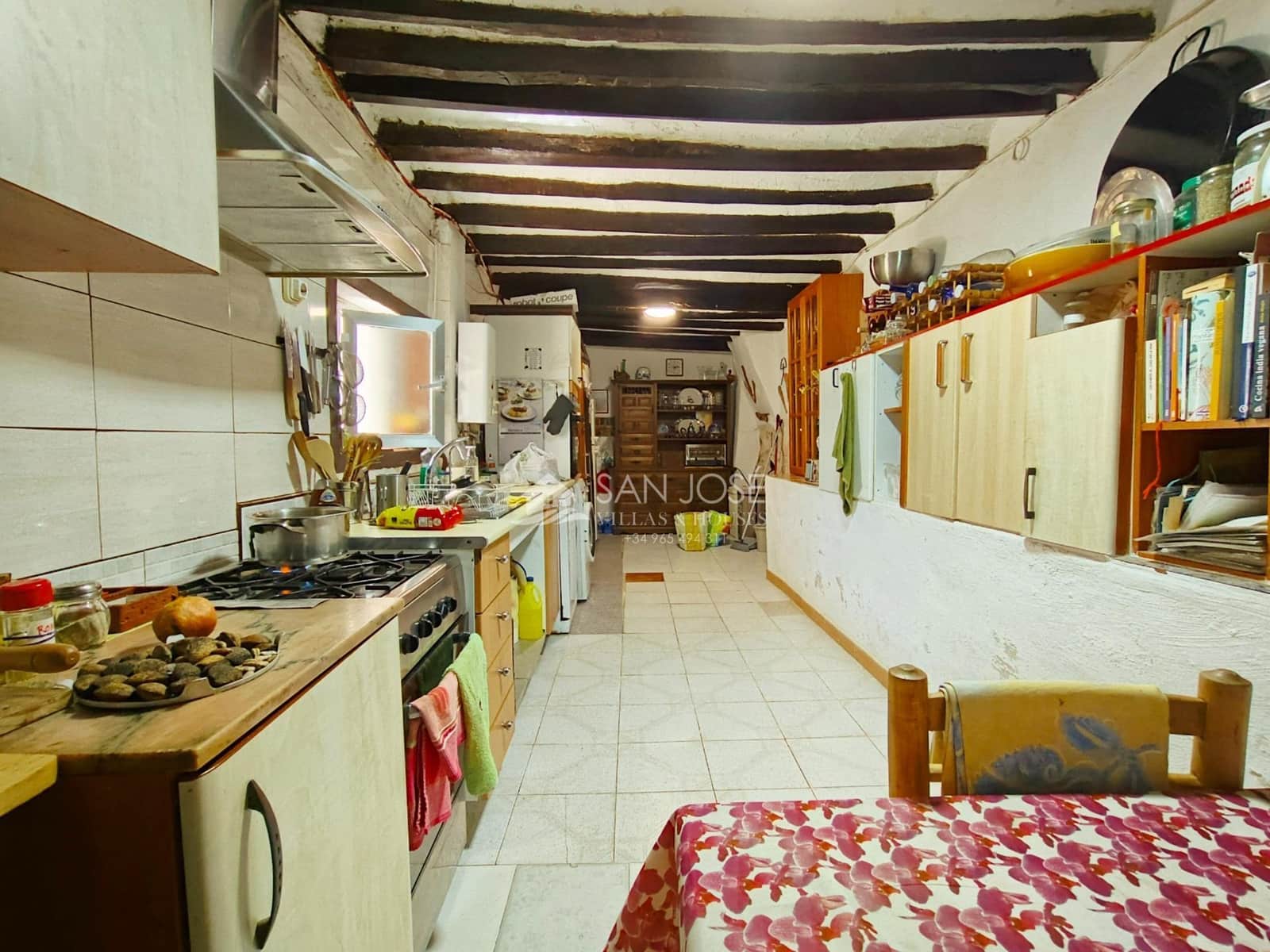 6 bedroom Villa for sale in Aspe - € 175,000 (Ref: 8603932)