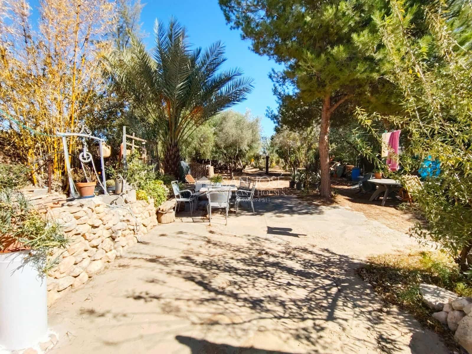 6 bedroom Villa for sale in Aspe - € 175,000 (Ref: 8603932)