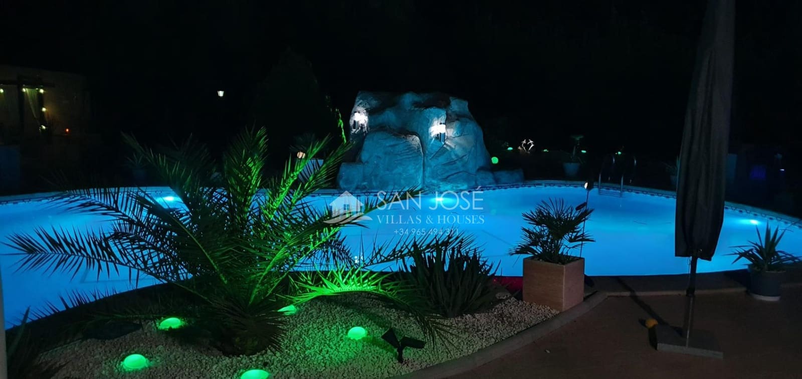 4 soveværelse Villa til salg i Casas del Senor med swimmingpool - € 799.000 (Ref: 8603933)