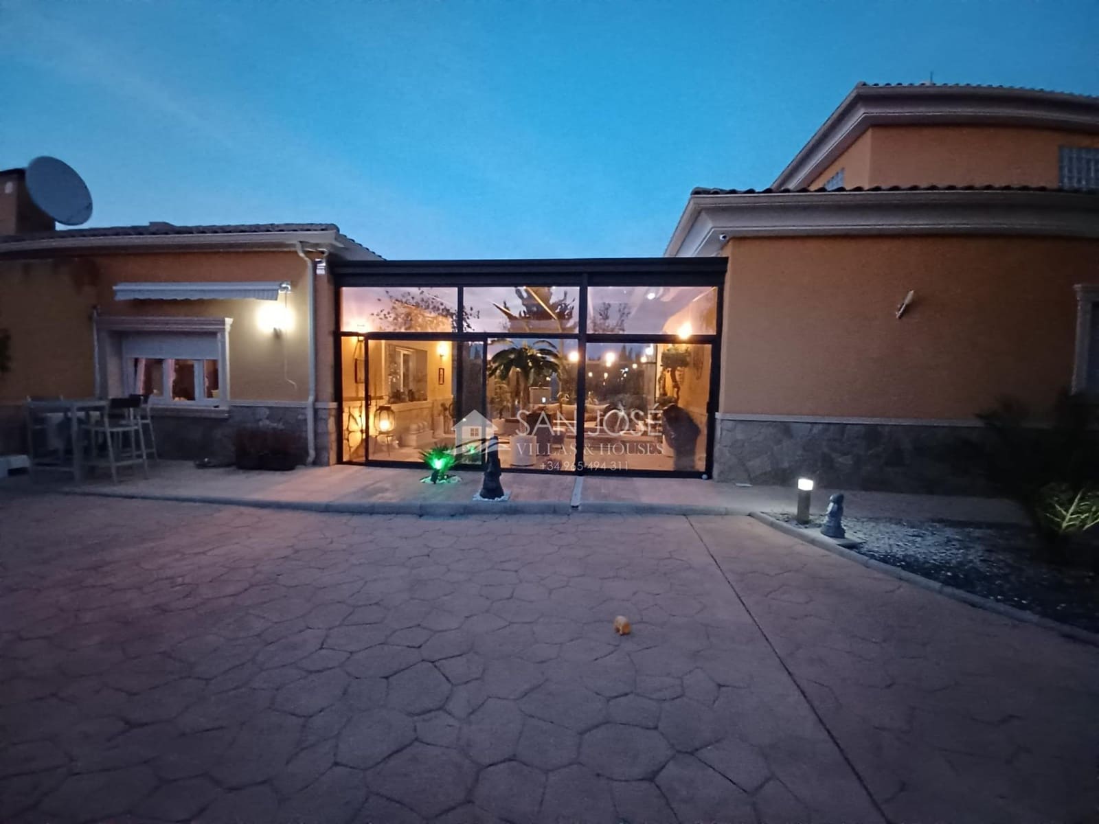 4 soveværelse Villa til salg i Casas del Senor med swimmingpool - € 799.000 (Ref: 8603933)